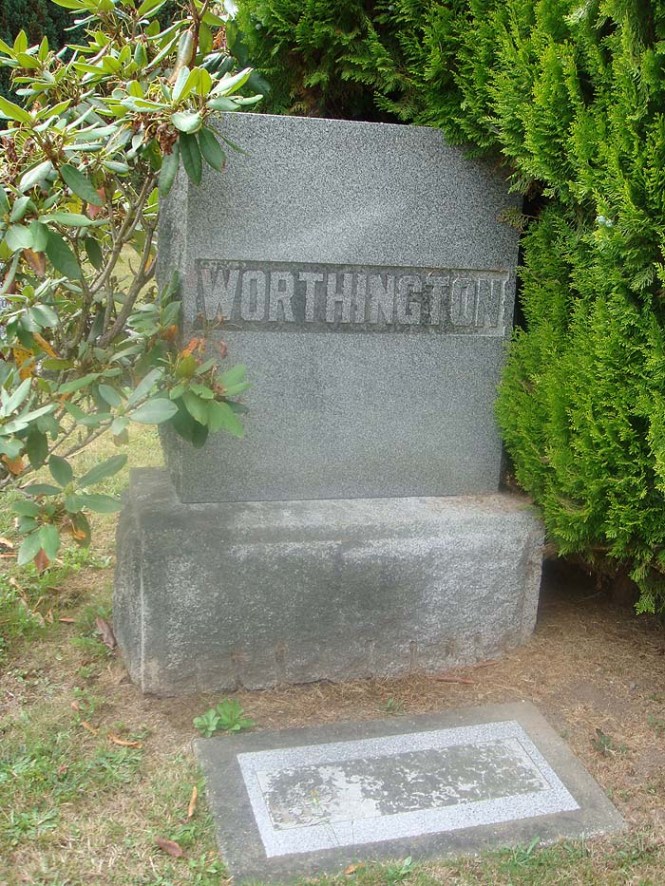 2013-956-worthington-family-stone